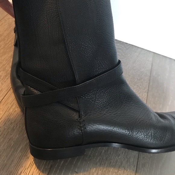Authentic Bottega Veneta Leather Ankle Boots With buckle strap in black - Picture 5 of 7